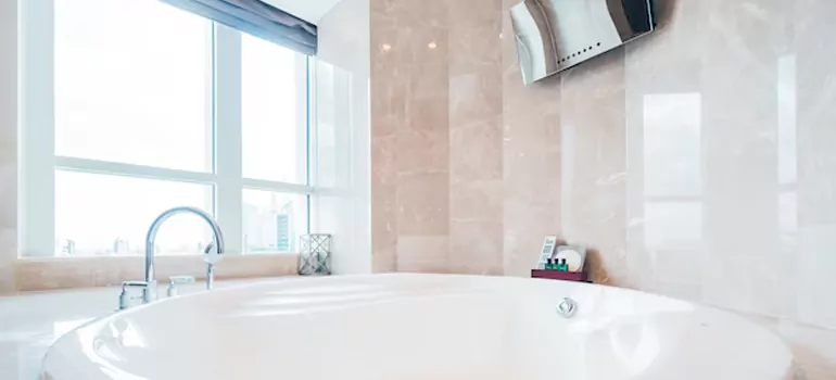 Bathroom Window Coverings in Saint-etienne-des-Gres, QC