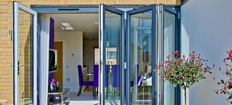 Bifold Door Repairs Near Me in Saint-Mathieu-du-Parc, Quebec