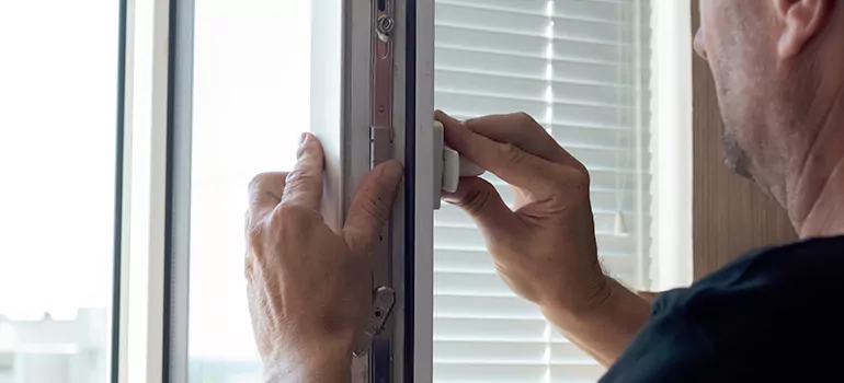Lever Window Replacement Services in Sainte-Genevieve, QC