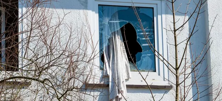 Storm Window Installation Contractors in Saint-Thomas, Quebec