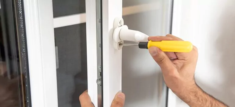 Casement Window Handle Replacement in Sainte-Genevieve, QC
