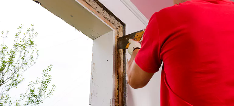 Residential Accordion Door Repair in Sainte-Marguerite, Quebec