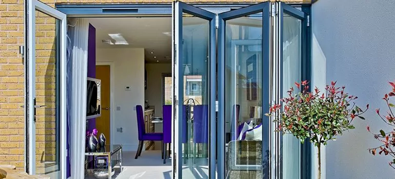 Commercial Door Glass Repair in Saint-Barnabe, QC