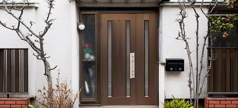 Auto Door Panel Repair in Mauricien, Quebec