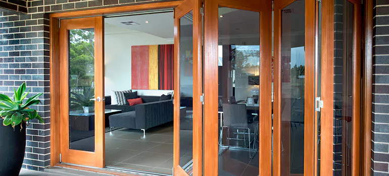 Folding Door Panel Repair in Saint-Mathieu-du-Parc, Quebec