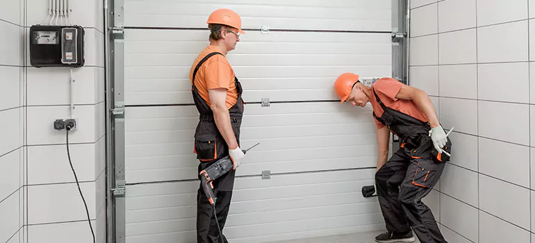 Garage Door Repair Company in Mauricien, QC