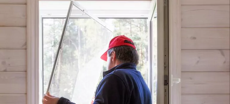 Expandable Window Screen Installation in Saint-etienne-des-Gres, Quebec